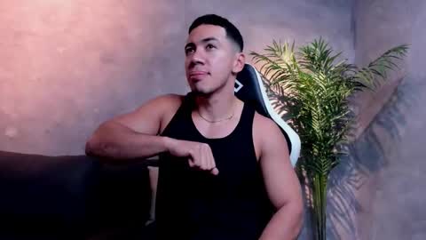 Bastian Independent Model online show from 01-07-26, 07:38