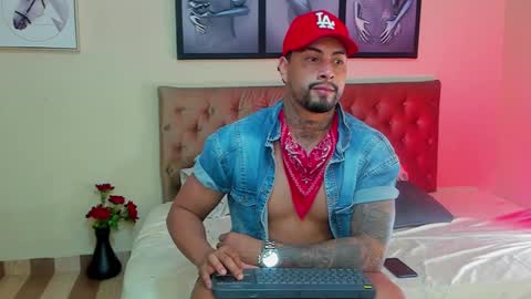 Snapshot of bastian_jones1 chatting on 12-23-24, 02:45 bastian_jones1 online show from 12-23-24, 02:45