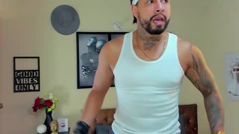 Snapshot of bastian_jones1 chatting on 02-25-25, 07:03 bastian_jones1 online show from 02-25-25, 07:03