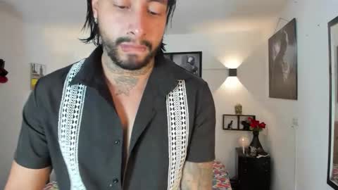 Snapshot of bastian_jones1 chatting on 10-27-25, 10:47 bastian_jones1 online show from 10-27-25, 10:47