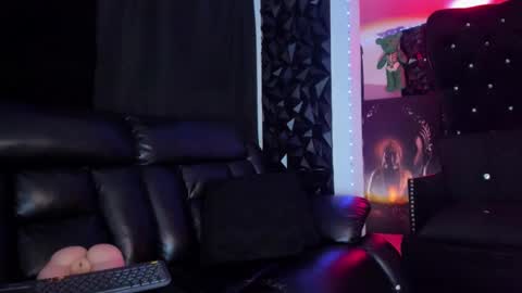 bastian online show from 11-19-25, 05:40