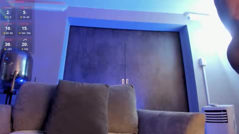 Snapshot of bastianrivas chatting on 12-17-25, 12:11 Bastian. online show from 12-17-25, 12:11