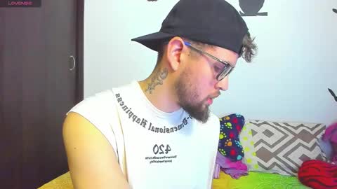 bastianwatson10 online show from 11-19-25, 05:13