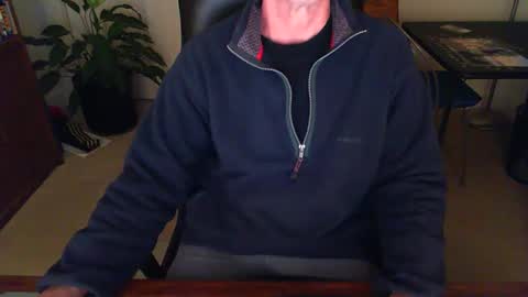 Snapshot of batebro13 chatting on 12-11-24, 12:34 BateBro13 online show from 12-11-24, 12:34