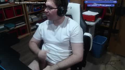 Snapshot of baterricky chatting on 11-29-25, 03:37 Ricky online show from 11-29-25, 03:37