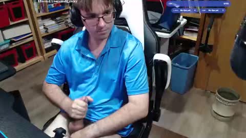 Snapshot of baterricky chatting on 06-28-26, 02:12 Ricky online show from 06-28-26, 02:12