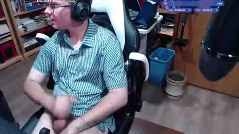 Snapshot of baterricky chatting on 07-11-26, 01:58 Ricky online show from 07-11-26, 01:58