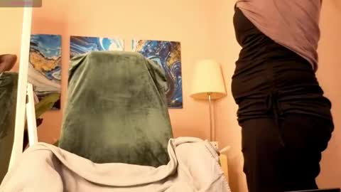 battymoll online show from 10-22-25, 03:23