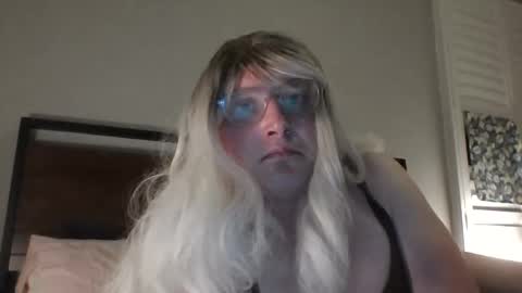 Snapshot of bawblejam chatting on 12-15-24, 11:34 BjBambi online show from 12-15-24, 11:34