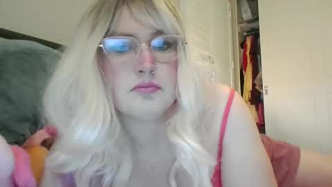 Snapshot of bawblejam chatting on 09-26-25, 07:51 BjBambi online show from 09-26-25, 07:51