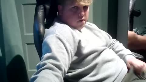 Snapshot of bawly13 chatting on 10-15-25, 08:14 ray online show from 10-15-25, 08:14