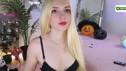 Snapshot of bb_cute1 chatting on 10-31-25, 02:40 Kris online show from 10-31-25, 02:40