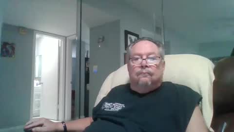 Snapshot of bbb1952 chatting on 10-06-25, 04:48 Single Grandpa in Florida. Love to C2C and have Fun Privately online show from 10-06-25, 04:48