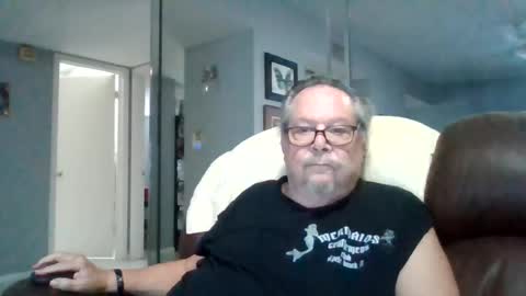 Snapshot of bbb1952 chatting on 06-24-26, 01:10 Single Grandpa in Florida. Love to C2C and have Fun Privately online show from 06-24-26, 01:10
