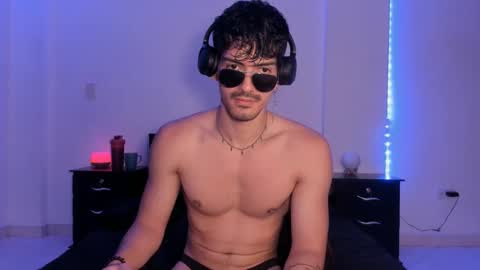 Valentino online show from 01-10-25, 09:53