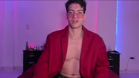 Valentino online show from 02-14-25, 09:53