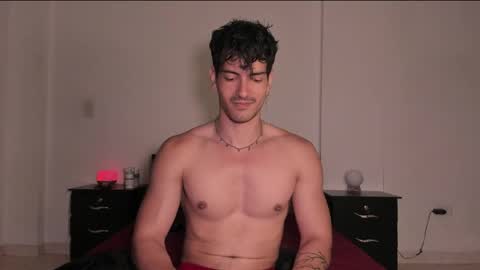 Valentino online show from 03-10-25, 12:07