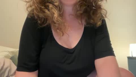 Snapshot of bbbecky33 chatting on 06-13-26, 01:47 bbbecky33 online show from 06-13-26, 01:47