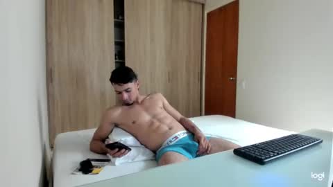 Snapshot of bbenboxer chatting on 11-19-25, 07:25 bbenboxer online show from 11-19-25, 07:25