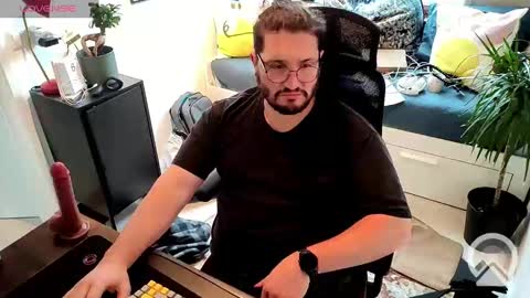 Snapshot of bbking1980 chatting on 01-06-25, 02:25 CallMeDaddy online show from 01-06-25, 02:25