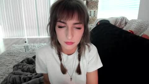 Snapshot of bbshasta chatting on 06-27-26, 01:32 Shasta online show from 06-27-26, 01:32