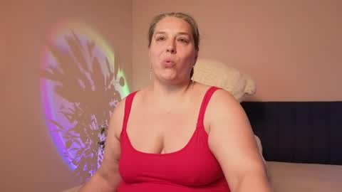 Snapshot of bbw_goddes chatting on 06-07-26, 03:10 Love online show from 06-07-26, 03:10