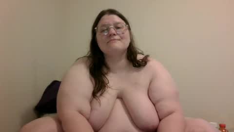 Snapshot of bbwlittlebear chatting on 07-08-26, 12:04 bbwlittlebear online show from 07-08-26, 12:04