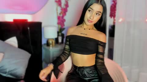 Snapshot of bby_izzy chatting on 04-28-26, 11:37 Bby online show from 04-28-26, 11:37