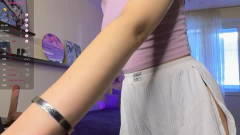 Snapshot of bby_lolly_ chatting on 10-11-25, 08:13 Lolly online show from 10-11-25, 08:13