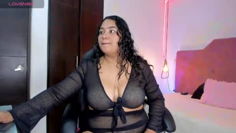 Snapshot of bbybloom_ chatting on 04-11-26, 11:36 BLOOM online show from 04-11-26, 11:36