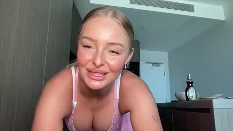 Bree online show from 11-02-25, 12:24