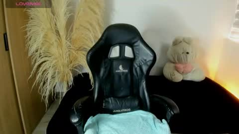 Snapshot of bbycami_ chatting on 06-30-26, 06:20 Cami online show from 06-30-26, 06:20