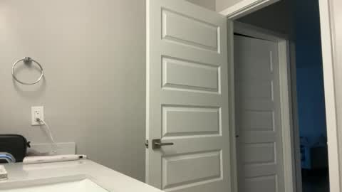 Snapshot of bbygirll2 chatting on 12-22-25, 08:06 Trinity online show from 12-22-25, 08:06