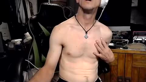 bchillin28 online show from 07-17-26, 06:13