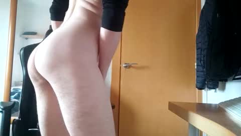 Snapshot of bcnlovetrans chatting on 12-19-25, 01:29 bcnlovetrans online show from 12-19-25, 01:29