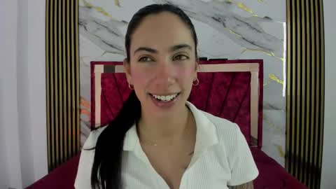 daniela villamizar online show from 10-21-25, 02:07