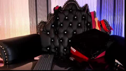 Snapshot of bdsm_ebony chatting on 07-26-26, 12:52 Tanisha online show from 07-26-26, 12:52