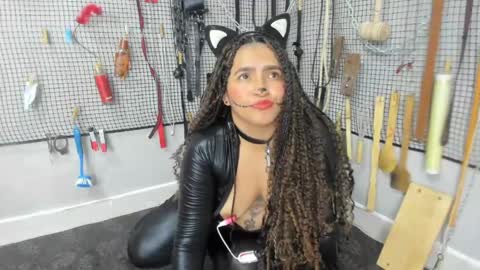 Snapshot of bdsm_meduza chatting on 04-16-26, 02:23 Meduza online show from 04-16-26, 02:23