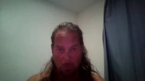 Snapshot of beachmonty chatting on 04-15-26, 02:29 beachmonty online show from 04-15-26, 02:29