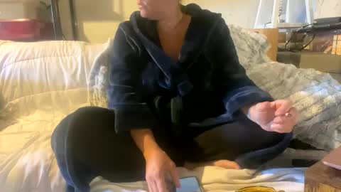 BeachyMILF online show from 10-24-25, 04:14