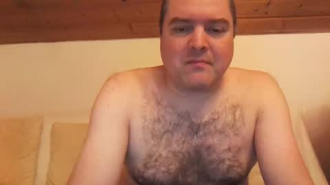 Snapshot of bear037 chatting on 12-20-25, 03:57 bear037 online show from 12-20-25, 03:57