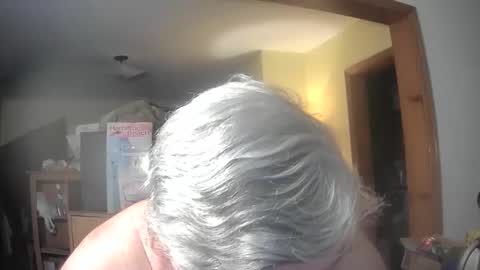 Snapshot of bear8620 chatting on 05-19-26, 04:30 bear online show from 05-19-26, 04:30