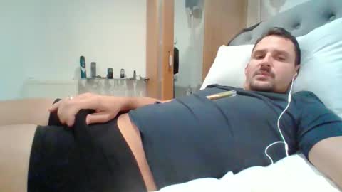 Snapshot of bearboudior chatting on 11-10-25, 04:28 bearboudior online show from 11-10-25, 04:28