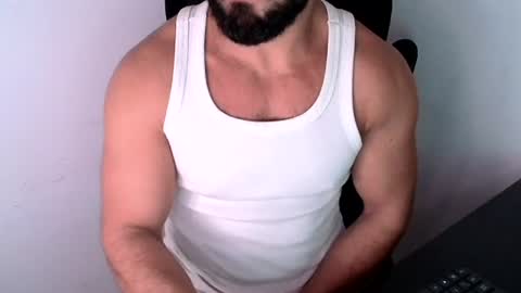 Snapshot of beard_top_guy chatting on 06-19-26, 11:47 Beard Guy online show from 06-19-26, 11:47