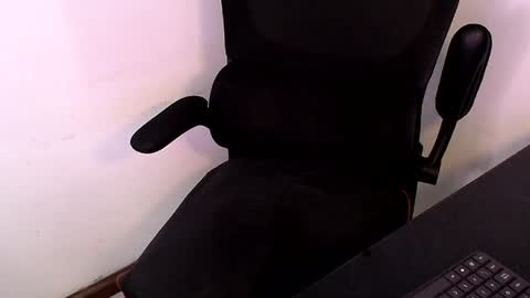 Snapshot of beard_top_guy chatting on 06-23-26, 06:06 Beard Guy online show from 06-23-26, 06:06