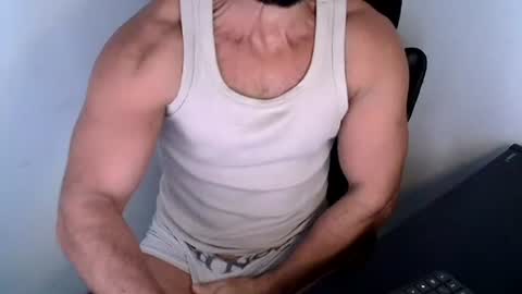 Snapshot of beard_top_guy chatting on 06-24-26, 12:15 Beard Guy online show from 06-24-26, 12:15