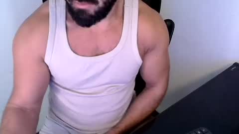 Snapshot of beard_top_guy chatting on 07-08-26, 01:15 Beard Guy online show from 07-08-26, 01:15