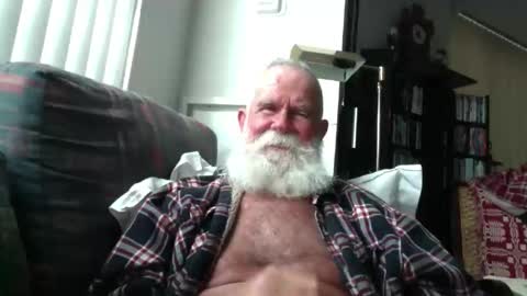 Snapshot of beardbushy chatting on 04-29-26, 02:21 beardbushy online show from 04-29-26, 02:21