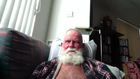 Snapshot of beardbushy chatting on 05-02-26, 05:40 beardbushy online show from 05-02-26, 05:40