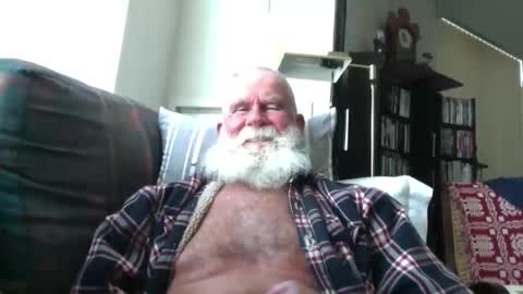 Snapshot of beardbushy chatting on 05-10-26, 03:50 beardbushy online show from 05-10-26, 03:50